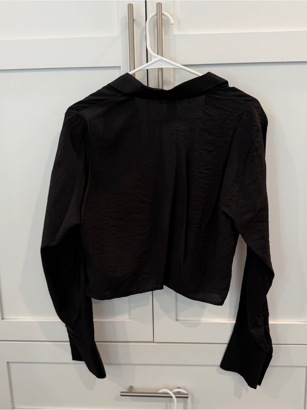 H&M Black Ruched Button-Front Collared Blouse - Picture 3 of 3